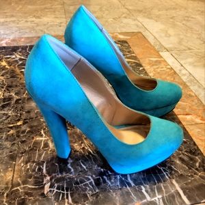 SHI by Journey suede textured aqua green platform block heels